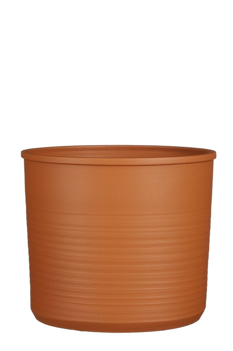 Mooie terracotta bloempot voor in de tuin