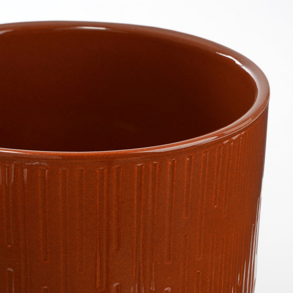 Bruine terracotta bloempot voor tuindecoratie